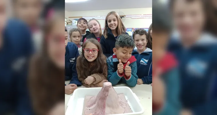 Os alunos realizaram um passeio nos arredores da escola e confeccionaram maquetes e cartazes