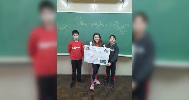 Como parte das atividades, os alunos produzram artigos de opinião e elaboraram cartazes sobre o tema