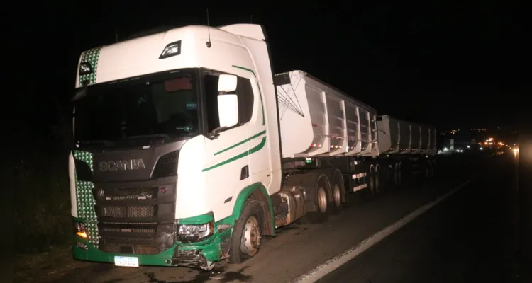 Carro roda, invade a pista contrária e sofre acidente na BR-376 em PG