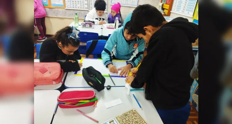 A turma confeccionou cartazes com o intuito de transmitir aos colegas da escola o aprendizado adquirido nas atividades