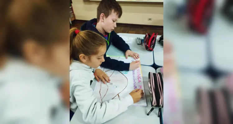 A turma confeccionou cartazes com o intuito de transmitir aos colegas da escola o aprendizado adquirido nas atividades