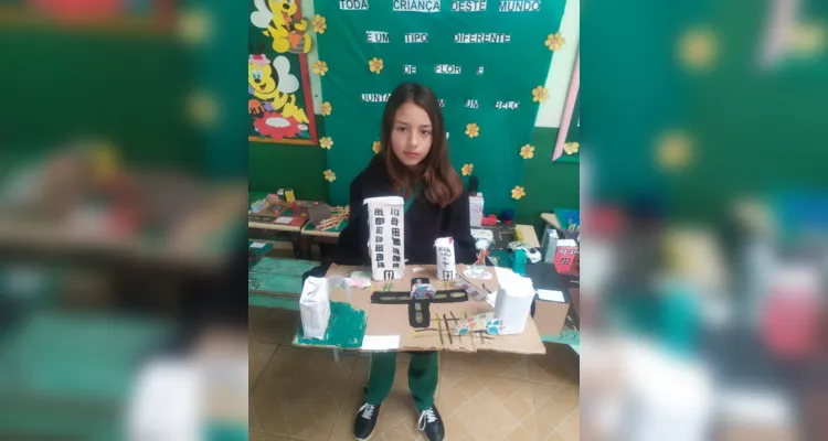 Entre as atividades, os alunos confeccionaram maquetes e realizaram uma visita a uma fábrica no município