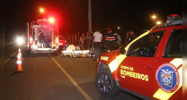 Motociclista teve ferimentos no joelho e braço