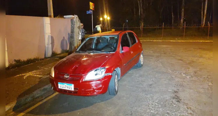 Motociclista teve ferimentos no joelho e braço