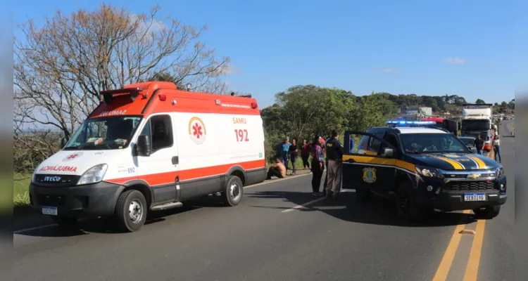 Acidente com caminhões na Souza Naves deixa quatro feridos