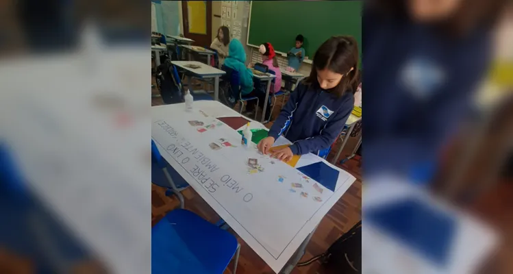 Os alunos realizaram uma série de estudos e confeccionaram materiais com o intuito de conscientizar a comunidade escolar a respeito do tema