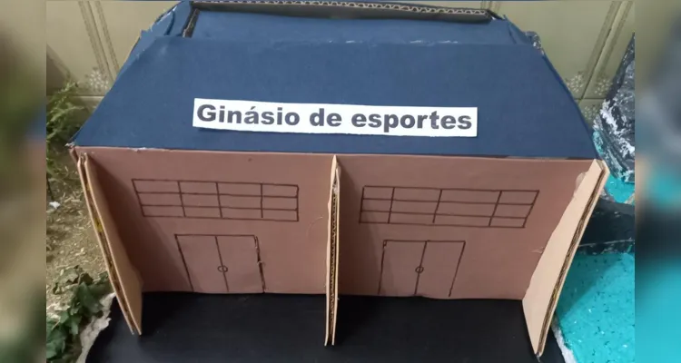 Ações resultaram em maquetes, confecção de cartazes, frases, desenhos, vídeos de desfile cívicos, mapa, bandeira, hino, entre outros