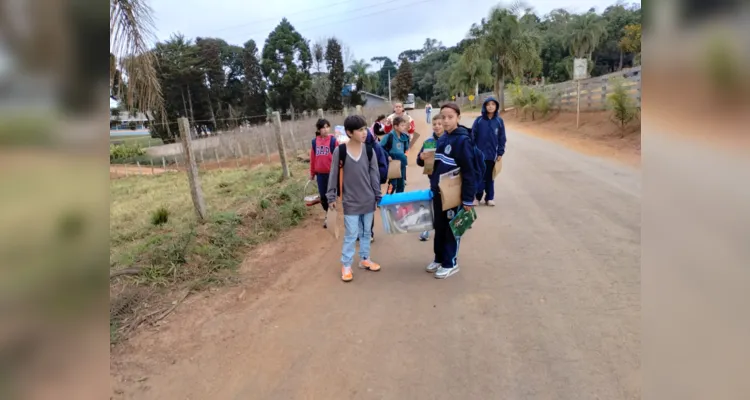 Diversos momentos e conteúdos abrilhantaram a saída a campo dos educandos