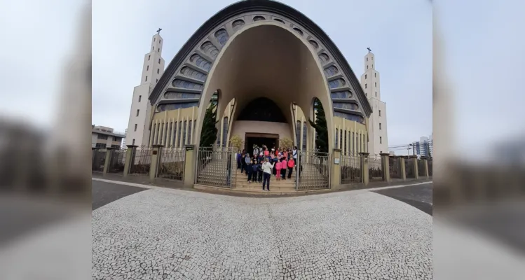 Como parte das atividades, os alunos realizaram visitas a pontos históricos e culturais de Ponta Grossa