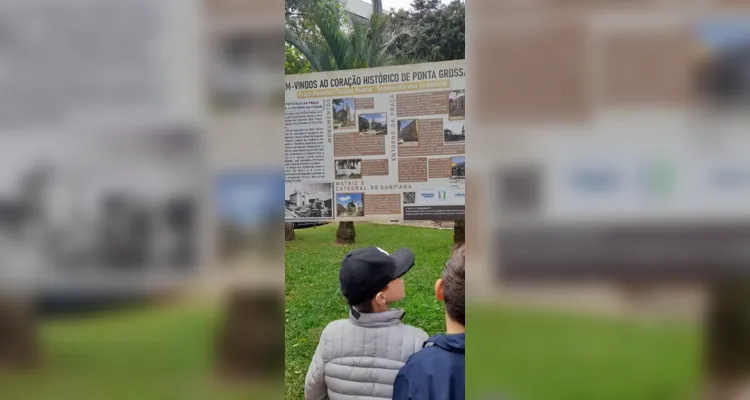 Como parte das atividades, os alunos realizaram visitas a pontos históricos e culturais de Ponta Grossa