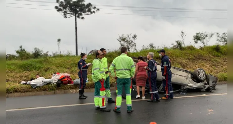 Veículo Astra chegou a capotar após motorista se perder na pista escorregadia