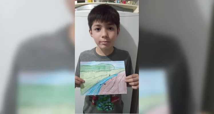 Registros em desenhos e fotos mostram como alunos fixaram conteúdos presentes na videoaula