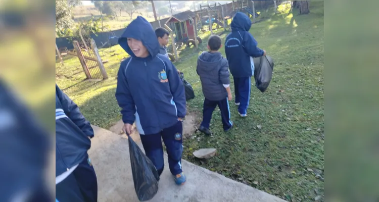 Alunos protagonizaram momentos importantes, como recolha de lixo e conscientização dos colegas