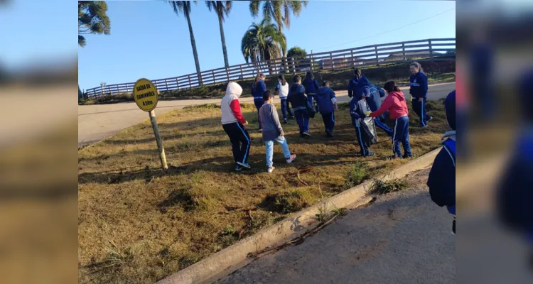 Alunos protagonizaram momentos importantes, como recolha de lixo e conscientização dos colegas