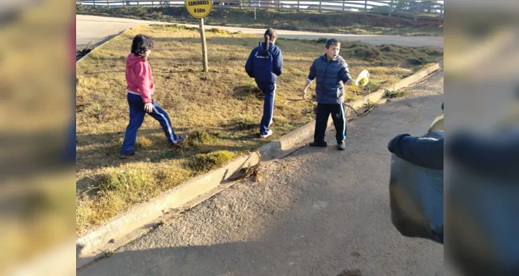 Alunos protagonizaram momentos importantes, como recolha de lixo e conscientização dos colegas