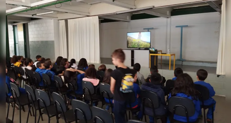 Os alunos assistiram ao conteúdo produzido pelo Vamos Ler e Unimed PG e terão como atividade para as férias a realização de um dos desafios propostos durante a videoaula