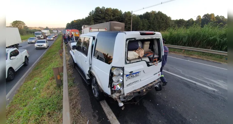 Motoristas enfrentam longas filas no trecho urbano por causa do acidente