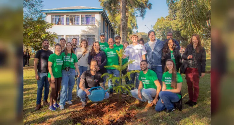 O plantio foi realizado no Bosque das Araucárias no Campus Uvaranas e bosque do Bairro Cará-Cará, na região do Parque dos Pinheiros