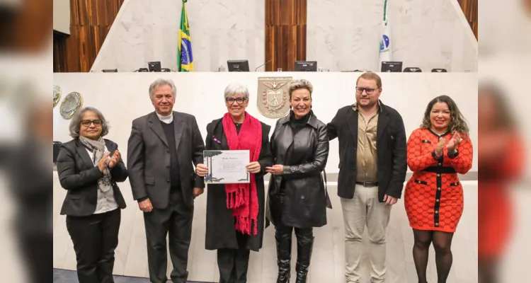 Homenagem aconteceu na sessão realizada na última quarta-feira (14)