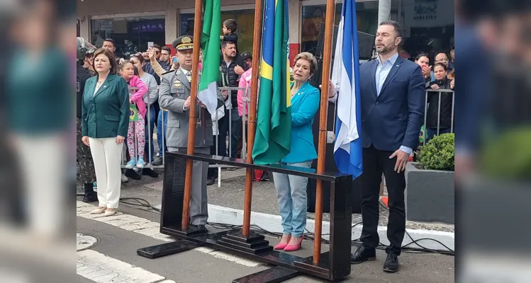 Desfile da Independência em Ponta Grossa começou por volta das 10 horas, desta quinta-feira (07)