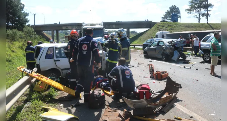 Grave acidente aconteceu na BR-376, sentido Ponta Grosa-Curitiba.