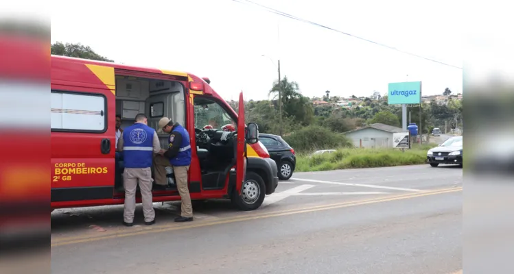 Após os atendimentos iniciais, vítima foi encaminhada à unidade hospitalar.