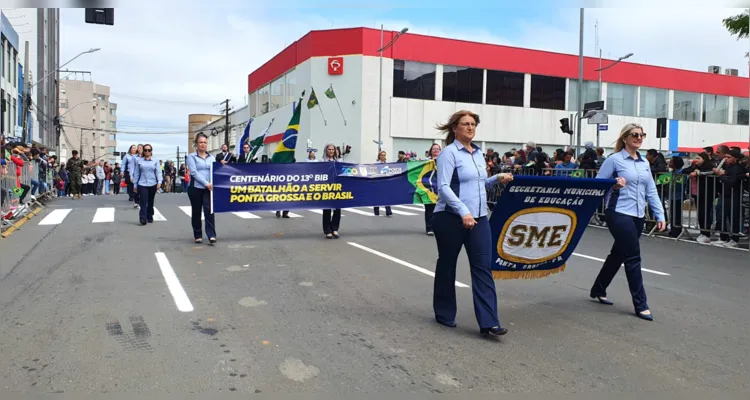 Segundo estimativas da organização, cerca de  2,5 mil passaram pela Rua Balduíno Taques e Avenida Vicente Machado 