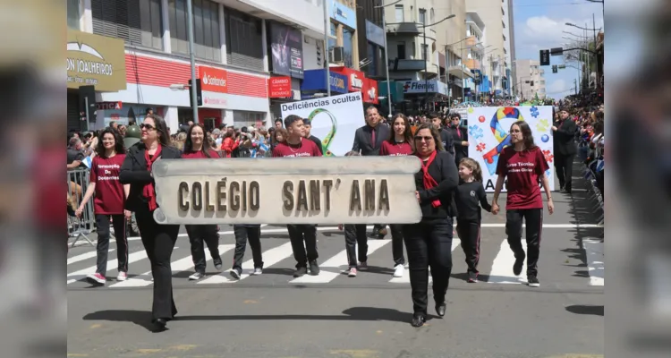 Mais de 25 mil pessoas celebram desfile dos 200 anos de PG