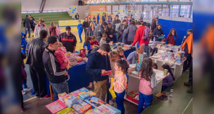 Feira do Livro do Caic promove a leitura com atividades culturais