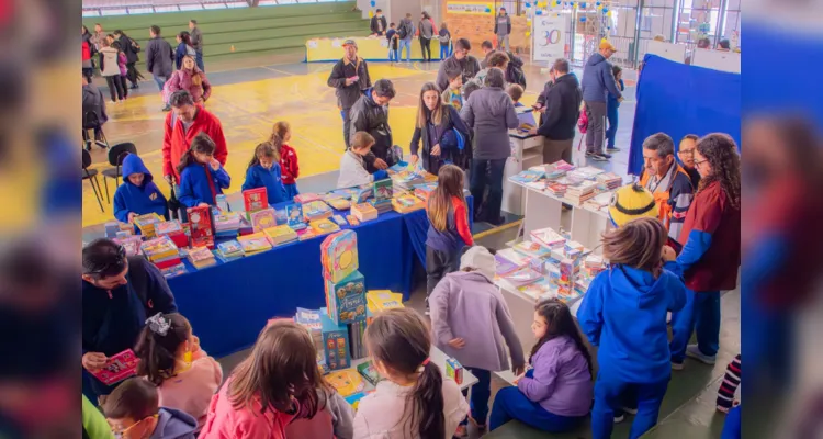 Feira do Livro do Caic promove a leitura com atividades culturais