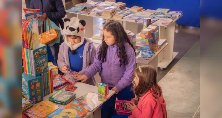 Feira do Livro do Caic promove a leitura com atividades culturais