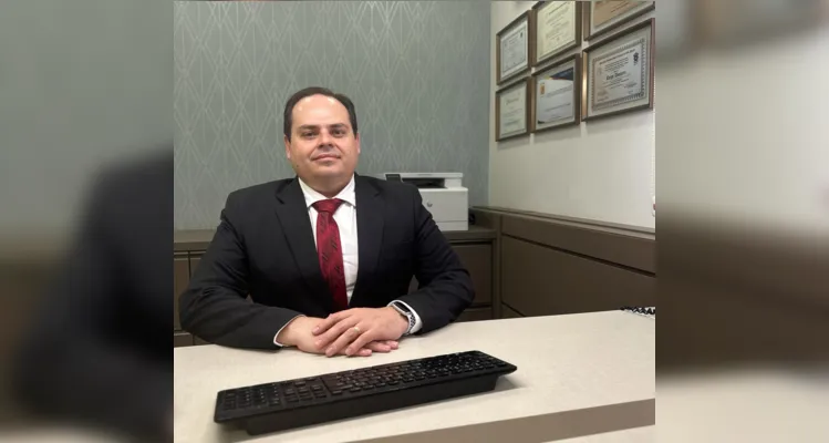 Aficionado por negócios, também fundou a Domann Contabilidade