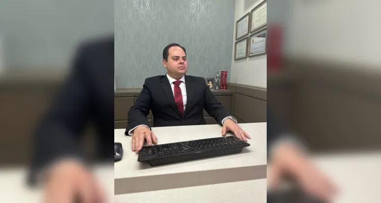 Aficionado por negócios, também fundou a Domann Contabilidade