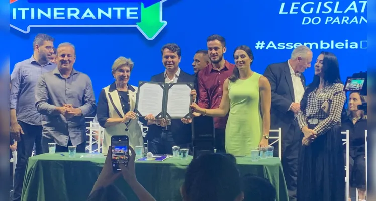 Deputados da Alep homenageiam lideranças de Ponta Grossa