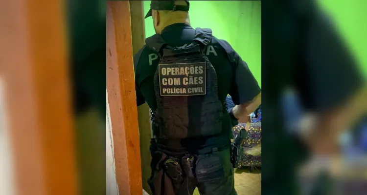 Equipe da 'Operação com Cães' também foi acionada.