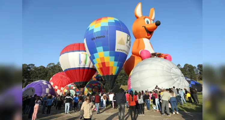 O evento prevê a realização de três voos diários