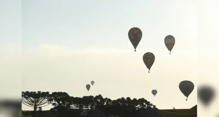 O evento prevê a realização de três voos diários