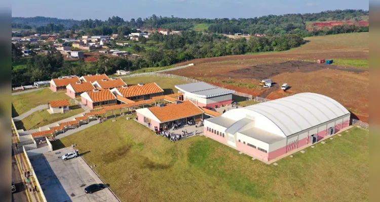 Ortigueira inaugura escola com investimento de R$ 7,8 milhões