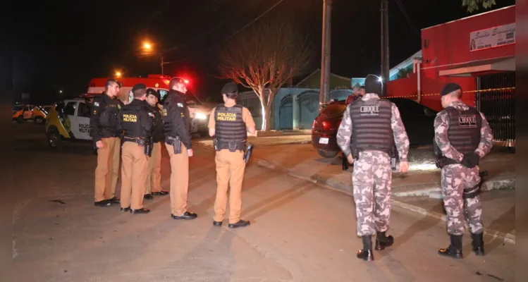 Equipes da Polícia Militar foram acionadas para a ocorrência.