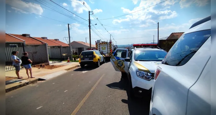 Mobilização foi na rua Leonidas da Silva Antunes.