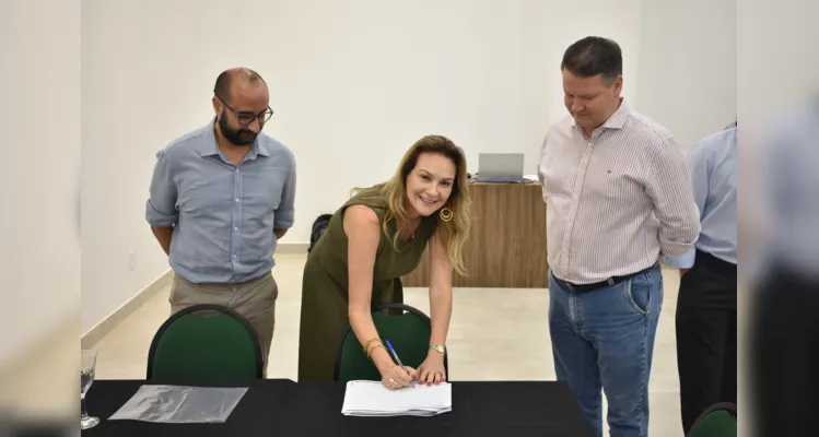 Giorgia também é empresária e advogada em Ponta Grossa 