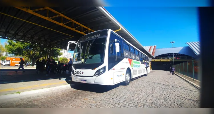 População poderá testar o ônibus movido a gás.