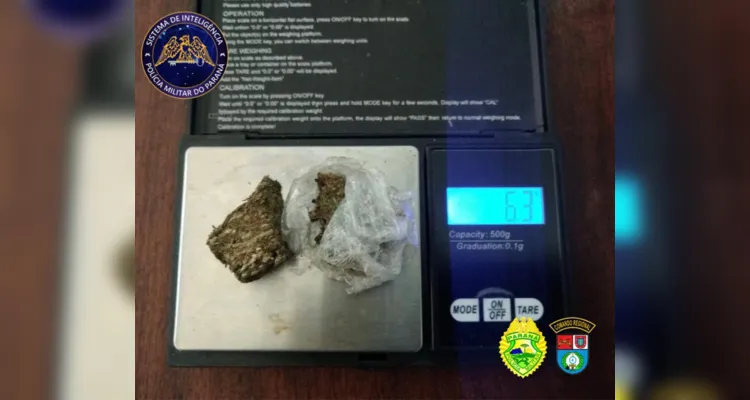 Drogas também foram localizadas pelos policiais militares.