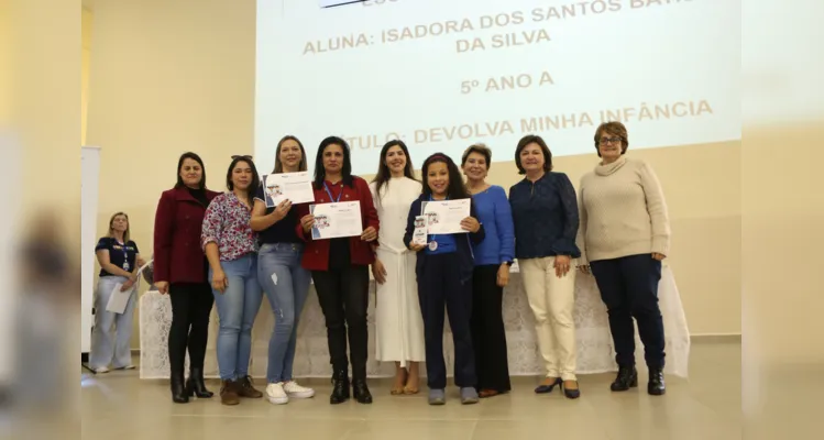 Os estudantes criaram contos, poesias e desenhos em referência ao assunto