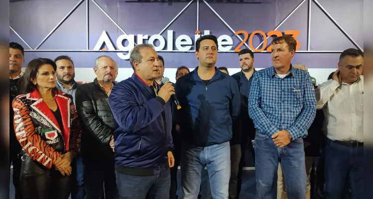 Lideranças durante o Agroleite, evento em Castro, nos Campos Gerais.