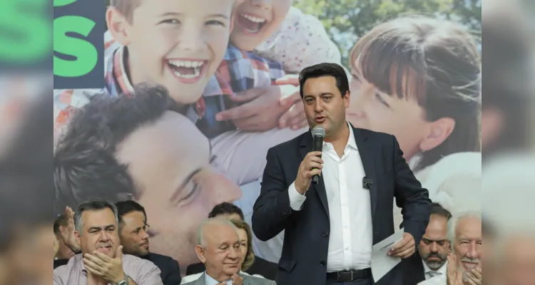 Cidades do PR recebem R$ 455 mi para ações de saúde e educação