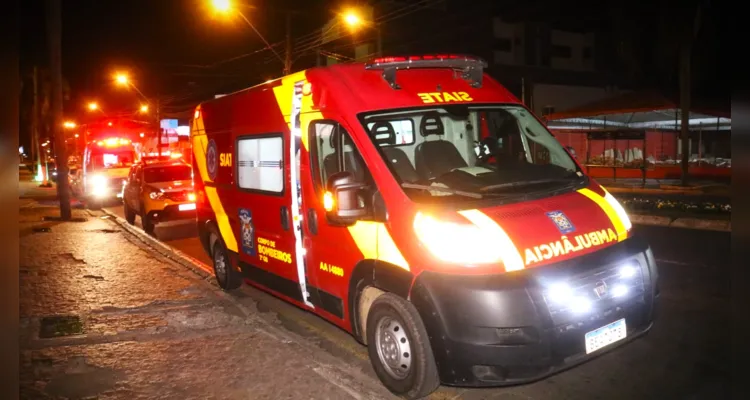 Equipes do Corpo de Bombeiros foram acionadas.