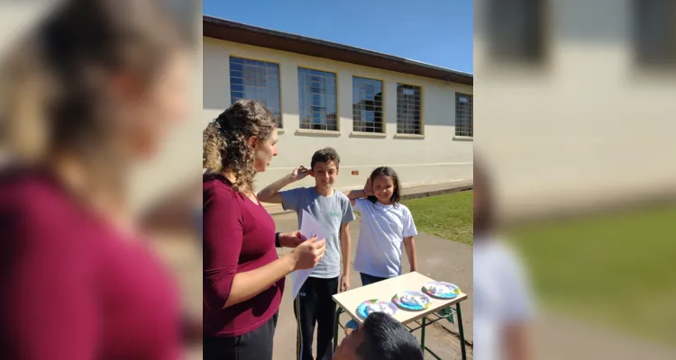 A atividade ajudou a fixar o conteúdo e estimular a leitura através da competição entre os alunos