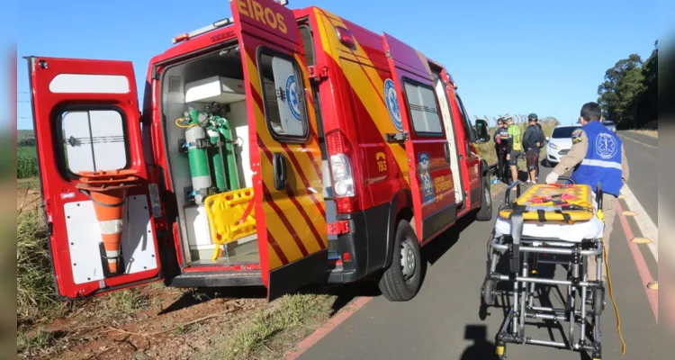 Vítima foi atendida por equipes dos Bombeiros e Samu