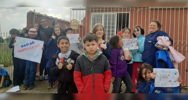 As ações realizadas pelos alunos tiveram o intuito conscientizar a comunidade 